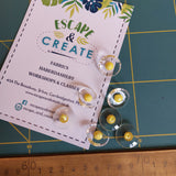 Button 20mm Round Clear Yellow Centre
