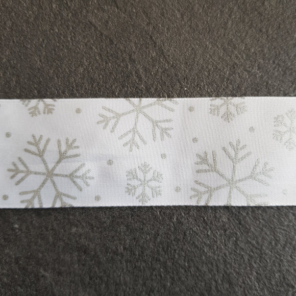 Ribbon Metallic 50mm Silver Snowflakes on White