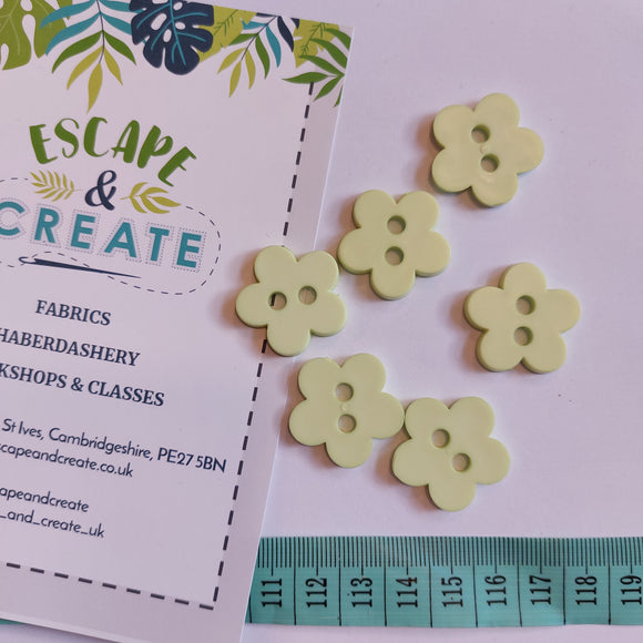 Button 26mm Novelty Flower in Pale Green