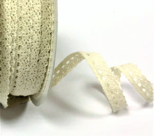 Lace: 10mm: Scalloped Edge Cotton in Ivory