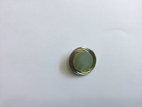 Button 28mm Round Mother of a Pearl centre